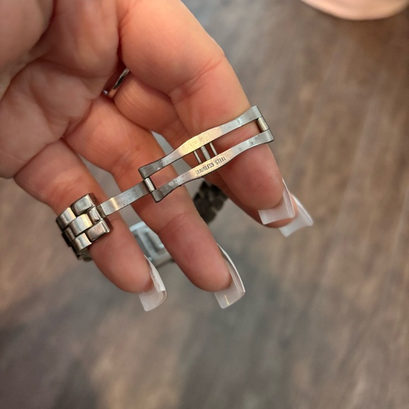 Gucci G Quartz Movement Black Dial Ladies Watch 3600L - Picture 4 of 7